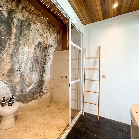 Santai By The Korowai Uluwatu Villa Exterior photo