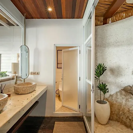 Santai By The Korowai Uluwatu Villa Exterior photo